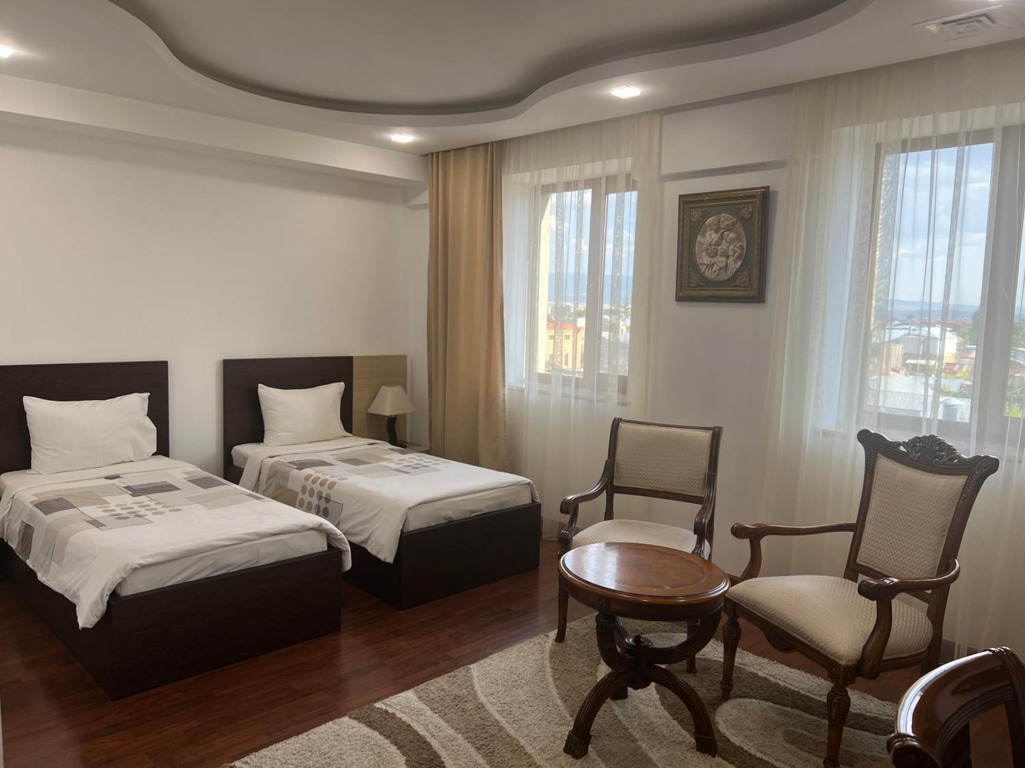 Vanatur Hotel Gyumri Bagian luar foto