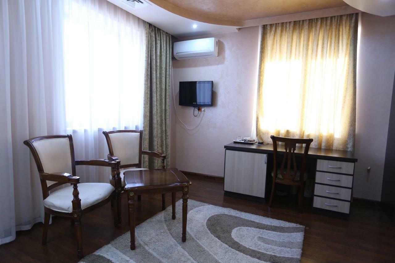Vanatur Hotel Gyumri Bagian luar foto